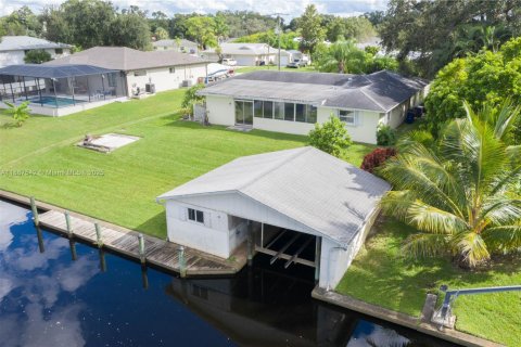Купить виллу или дом в Форт Майерс, Флорида 3 спальни, 140.75м2, № 1941703 - фото 25