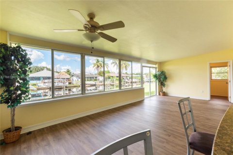 Купить виллу или дом в Форт Майерс, Флорида 3 спальни, 140.75м2, № 1941703 - фото 17