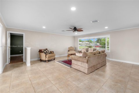 Купить виллу или дом в Форт Майерс, Флорида 3 спальни, 140.75м2, № 1941703 - фото 8