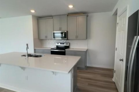 House in Haines City, Florida 4 bedrooms, 156.73 sq.m. № 1723621 - photo 6