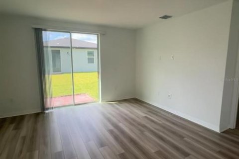 House in Haines City, Florida 4 bedrooms, 156.73 sq.m. № 1723621 - photo 3