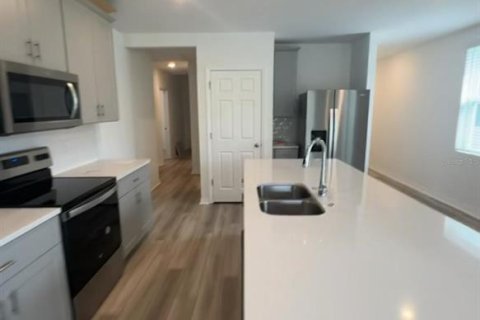 House in Haines City, Florida 4 bedrooms, 156.73 sq.m. № 1723621 - photo 7
