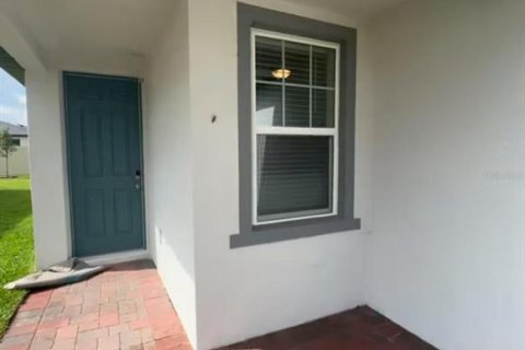 House in Haines City, Florida 4 bedrooms, 156.73 sq.m. № 1723621 - photo 2