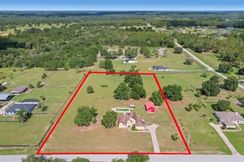 House in Eustis, Florida 4 bedrooms, 263.29 sq.m. № 2211359 - photo 4