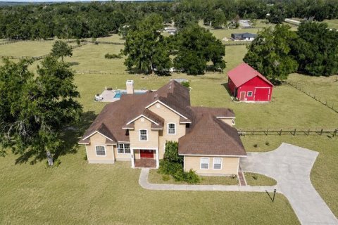House in Eustis, Florida 4 bedrooms, 263.29 sq.m. № 2211359 - photo 3
