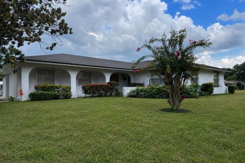 House in Orlando, Florida 3 bedrooms, 151.8 sq.m. № 2210464