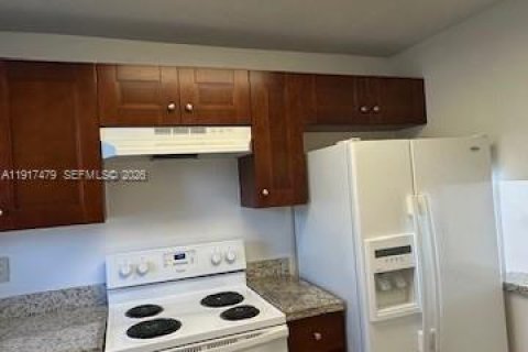 Снять в аренду кондоминиум в Санрайз, Флорида 2 спальни, 78.97м2, № 1972190 - фото 12