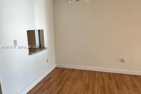 Снять в аренду кондоминиум в Санрайз, Флорида 2 спальни, 78.97м2, № 1972190 - фото 8