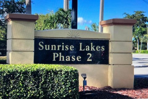 Copropriété à louer à Sunrise, Floride: 2 chambres, 78.97 m2 № 1972190 - photo 1