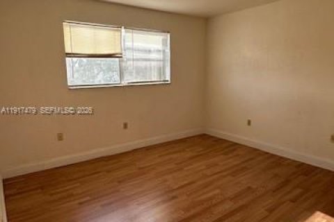 Снять в аренду кондоминиум в Санрайз, Флорида 2 спальни, 78.97м2, № 1972190 - фото 7