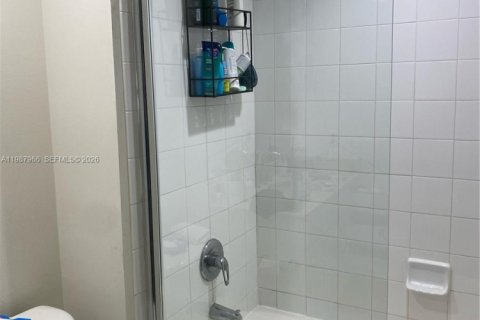 Купить кондоминиум в Майами, Флорида 1 спальня, 69.4м2, № 2050406 - фото 11