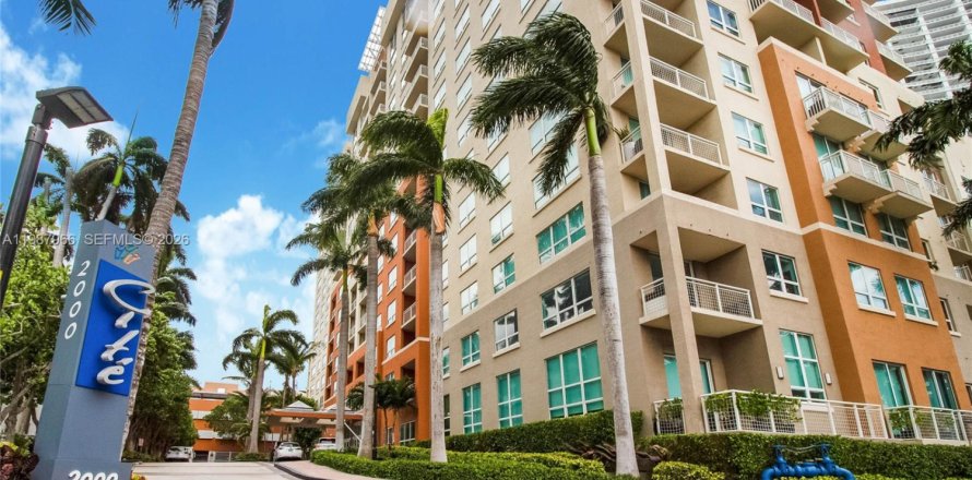 Кондоминиум с 1 спальней в Майами, Флорида № 2050406