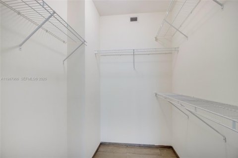 Купить кондоминиум в Майами, Флорида 1 спальня, 69.4м2, № 2050406 - фото 12