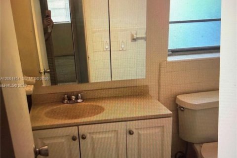 Condo in Hollywood, Florida, 1 bedroom  № 2068577 - photo 5