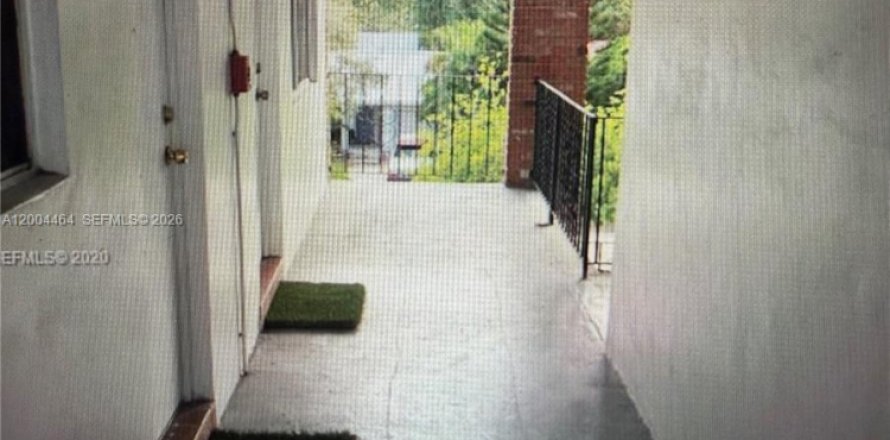 Condo in Hollywood, Florida, 1 bedroom  № 2068577