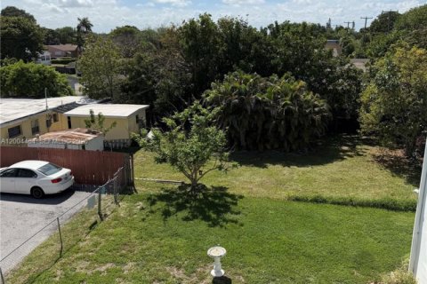 Condo in Hollywood, Florida, 1 bedroom  № 2068577 - photo 8