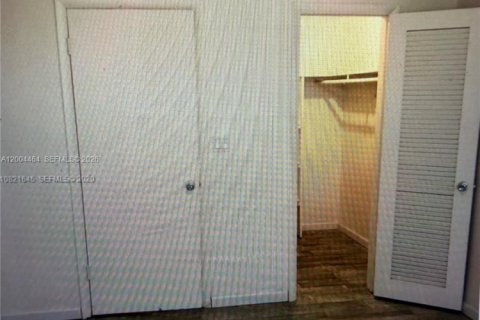 Condo in Hollywood, Florida, 1 bedroom  № 2068577 - photo 6