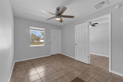 Apartamento en alquiler en Haines City, Florida, 1 dormitorio, 53.42 m2 № 1907496 - foto 4