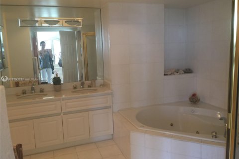 Copropriété à louer à Miami Beach, Floride: 1 chambre, 87.33 m2 № 1711895 - photo 10