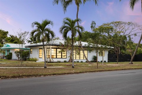 Casa en venta en Pompano Beach, Florida, 2 dormitorios, 111.11 m2 № 1818476 - foto 2