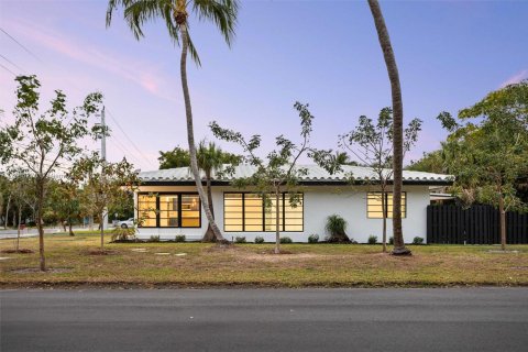 Casa en venta en Pompano Beach, Florida, 2 dormitorios, 111.11 m2 № 1818476 - foto 3