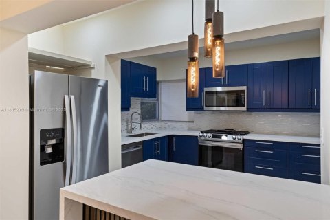 Casa en venta en Pompano Beach, Florida, 2 dormitorios, 111.11 m2 № 1818476 - foto 12