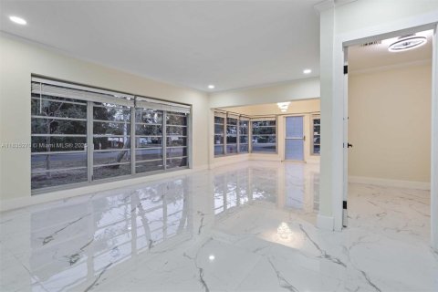 Casa en venta en Pompano Beach, Florida, 2 dormitorios, 111.11 m2 № 1818476 - foto 9