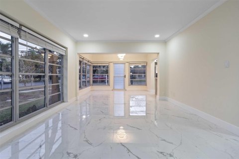 Casa en venta en Pompano Beach, Florida, 2 dormitorios, 111.11 m2 № 1818476 - foto 8