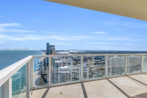 Condominio en alquiler en Sunny Isles Beach, Florida, 2 dormitorios, 148.83 m2 № 2153193 - foto 12