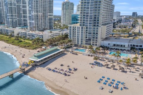 Condominio en alquiler en Sunny Isles Beach, Florida, 2 dormitorios, 148.83 m2 № 2153193 - foto 25