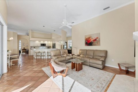 House in University Park, Florida 3 bedrooms, 265.7 sq.m. № 1689942 - photo 23