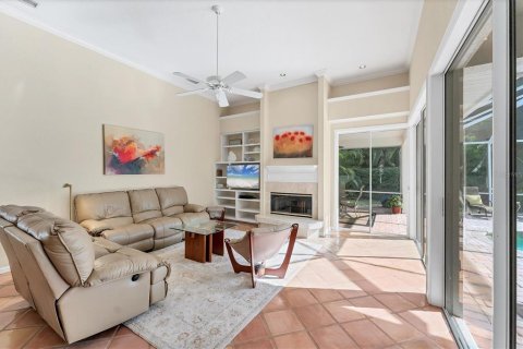 House in University Park, Florida 3 bedrooms, 265.7 sq.m. № 1689942 - photo 21