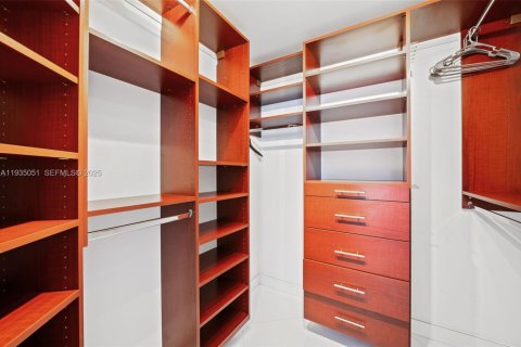 Condo in Sunny Isles Beach, Florida, 3 bedrooms № 2089368 - photo 18