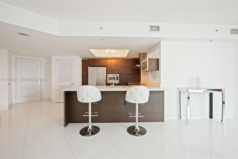 Condo in Sunny Isles Beach, Florida, 3 bedrooms № 2089368 - photo 13