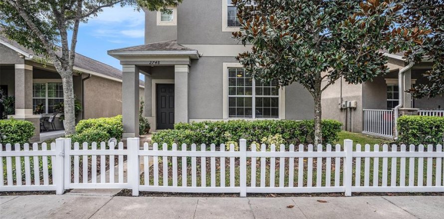 Casa en Brandon, Florida 4 dormitorios, 234.39 m2 № 1899540