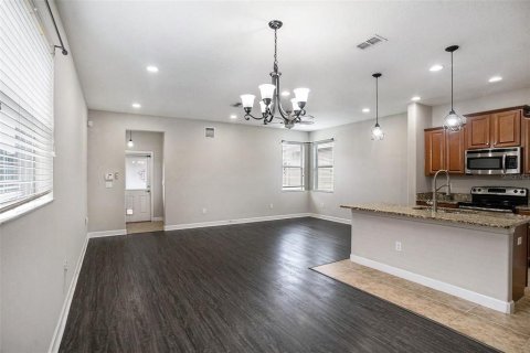 Casa en venta en Brandon, Florida, 4 dormitorios, 234.39 m2 № 1899540 - foto 4