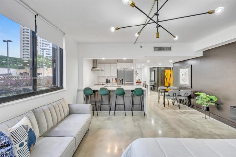 Studio à Condo à Miami, Floride  № 2080662
