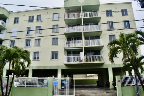 Condominio en Miami, Florida, 2 dormitorios  № 2089336
