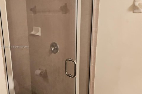Touwnhouse à louer à Miami, Floride: 4 chambres, 214.79 m2 № 2248618 - photo 11