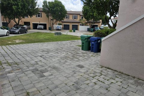 Touwnhouse à louer à Miami, Floride: 4 chambres, 214.79 m2 № 2248618 - photo 18
