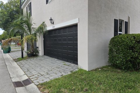 Touwnhouse à louer à Miami, Floride: 4 chambres, 214.79 m2 № 2248618 - photo 20