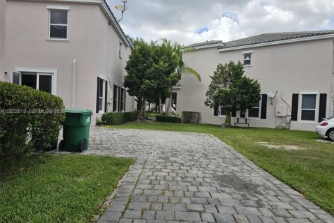 Touwnhouse à louer à Miami, Floride: 4 chambres, 214.79 m2 № 2248618 - photo 8