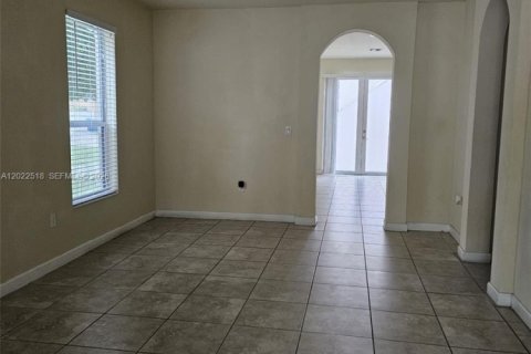 Touwnhouse à louer à Miami, Floride: 4 chambres, 214.79 m2 № 2248618 - photo 10