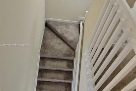 Touwnhouse à louer à Miami, Floride: 4 chambres, 214.79 m2 № 2248618 - photo 5