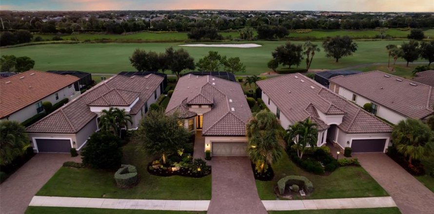 Villa ou maison à Bradenton, Floride 3 chambres, 197.88 m2 № 2404899