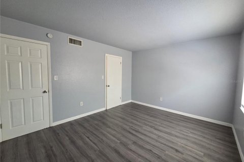 Condominio en alquiler en Leesburg, Florida, 2 dormitorios, 75.81 m2 № 1833110 - foto 15