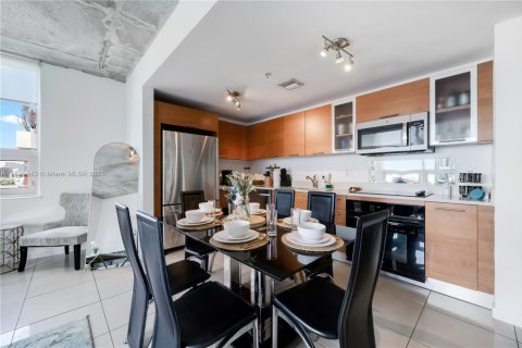 Condominio en alquiler en Miami, Florida, 2 dormitorios, 110.55 m2 № 1938361 - foto 7