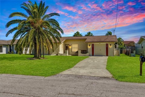 Townhouse in Hudson, Florida 3 bedrooms, 95.13 sq.m. № 2149232 - photo 5