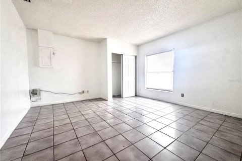 Villa ou maison à louer à Kissimmee, Floride: 3 chambres, 90.86 m2 № 1880504 - photo 9