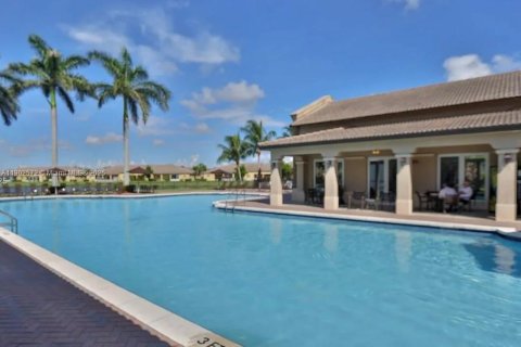 Купить виллу или дом в Хомстед, Флорида 3 спальни, 146.51м2, № 1954469 - фото 18